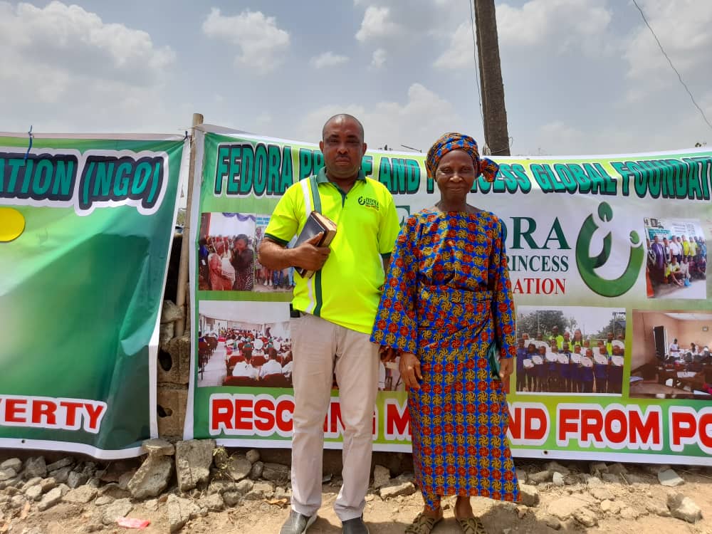 FEDORA team member with community elder